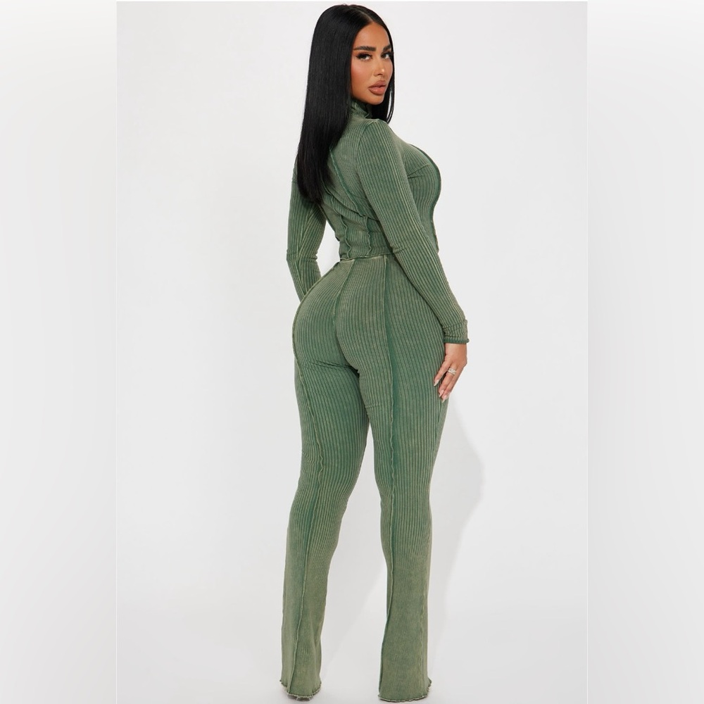 FASHION NOVA Olive green Mineral Wash Pant Set Large